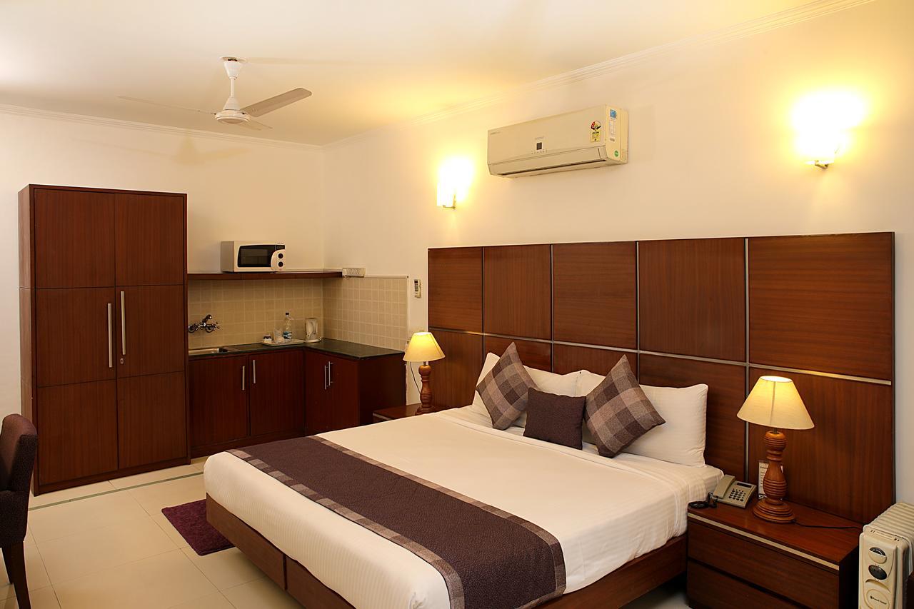 Ahuja Residency Dlf Phase 2 Hotel Gurgaon Buitenkant foto